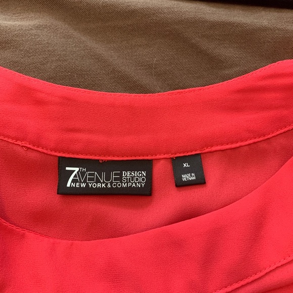 Hot pink cold shoulder top - Picture 3 of 7